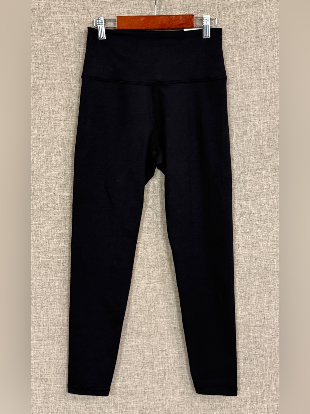 NWT OFFLINE by Aerie The Hugger Hi-Rise Short Inseam Black Leggings NWT